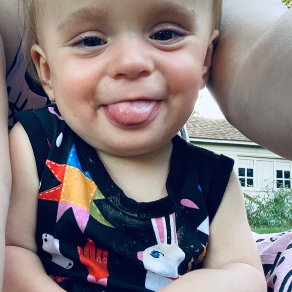 Hi!!! I’m Dawn!! ❤️💜💙💚💛🧡🖤🌈🎈🦖🎪🦔🎨 - Picture 5 of 9